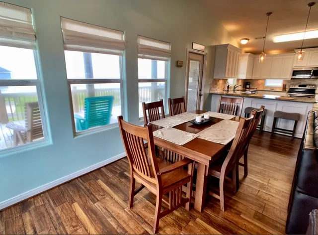 $725,000 | 2506 Howell, Crystal Beach, TX 77650