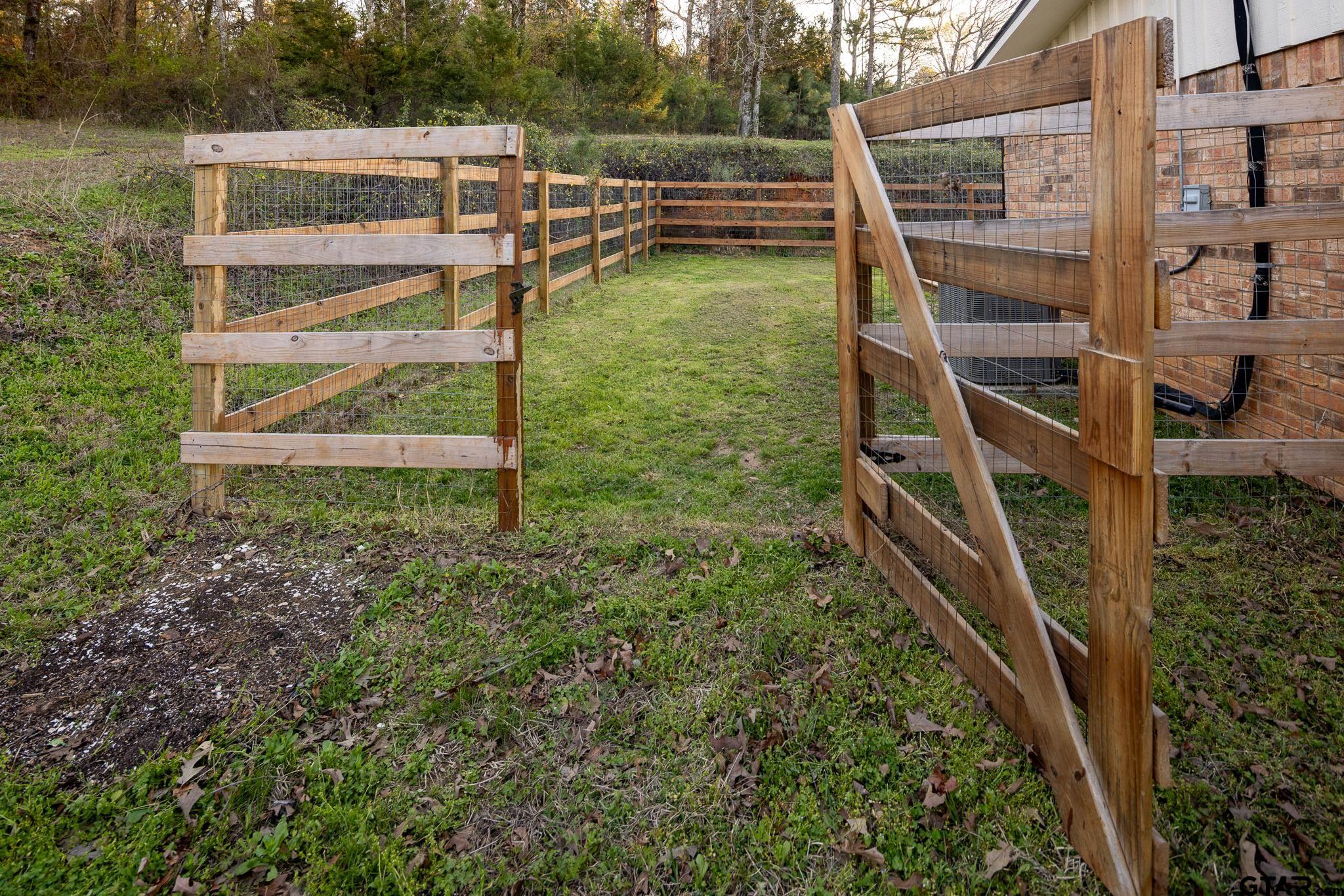 10733 County Road 4150 Tyler, TX 75704 - Photo 40 of 48 a view of a backyard