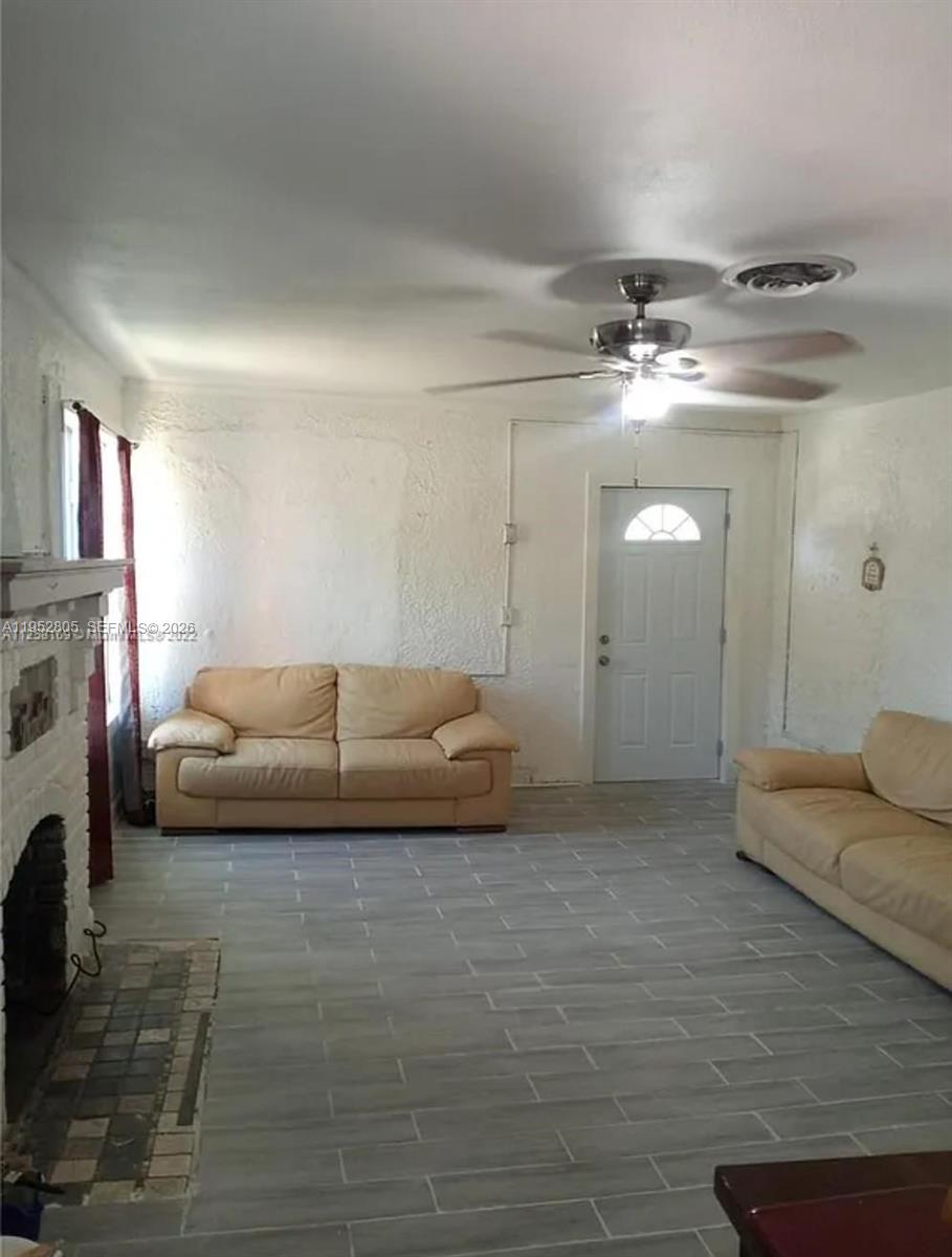 2405 Sunrise Boulevard Fort Pierce, FL 34982 - Photo 3 of 9