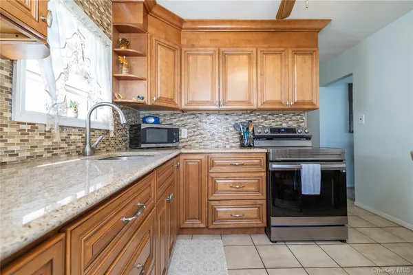 $640,000 | 712 Nightingale Road, West Hempstead, NY 11552