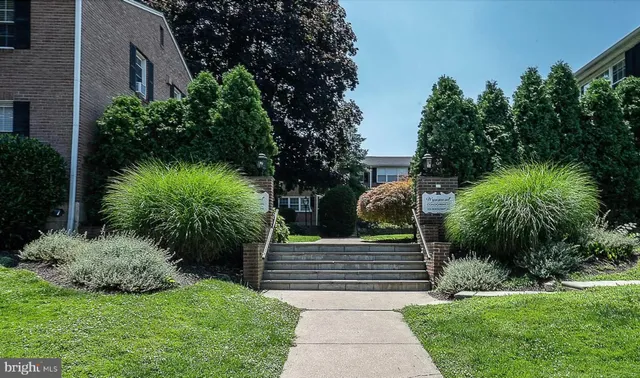 a view of outdoor space and garden