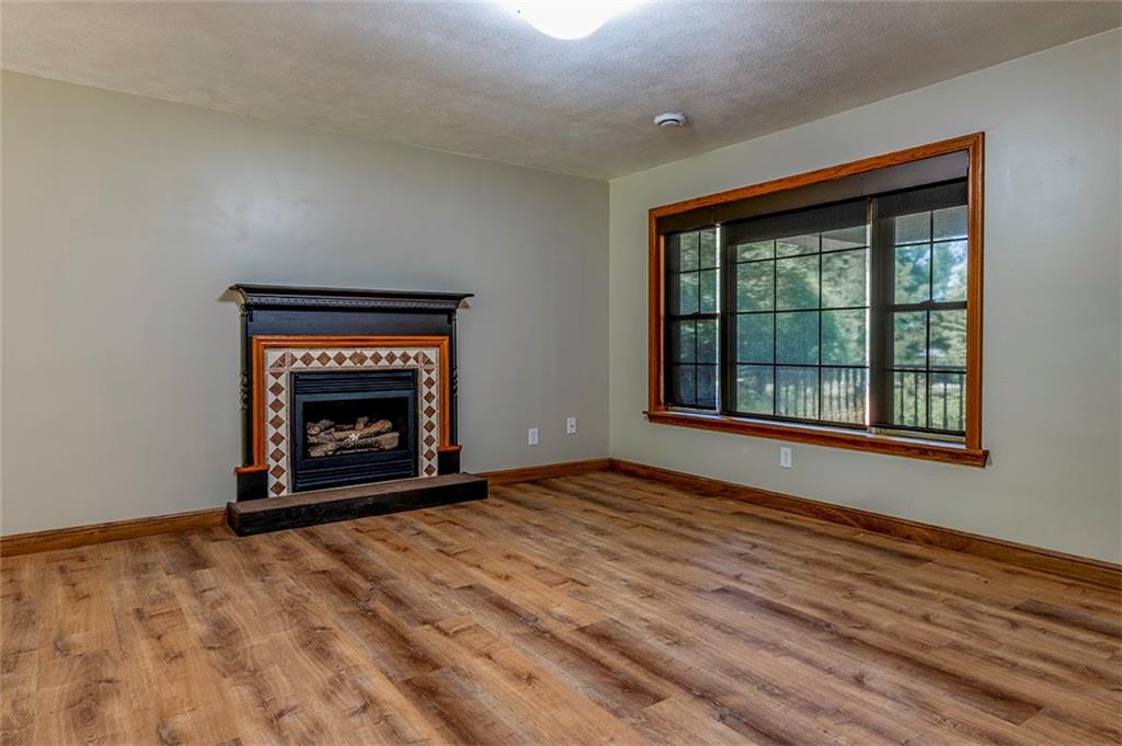 497 East Jamestown Road Greenville, PA 16125 - Photo 6 of 11 livingrom