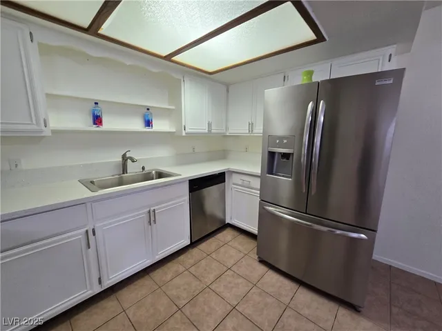 $1,200 | 5576 West Rochelle Avenue, Unit 11A, Las Vegas, NV 89103