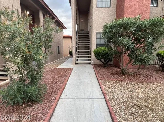 $1,200 | 5576 West Rochelle Avenue, Unit 11A, Las Vegas, NV 89103