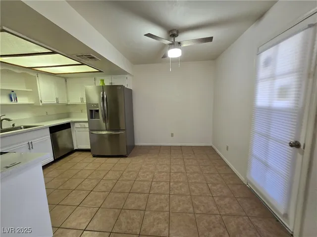 $1,200 | 5576 West Rochelle Avenue, Unit 11A, Las Vegas, NV 89103