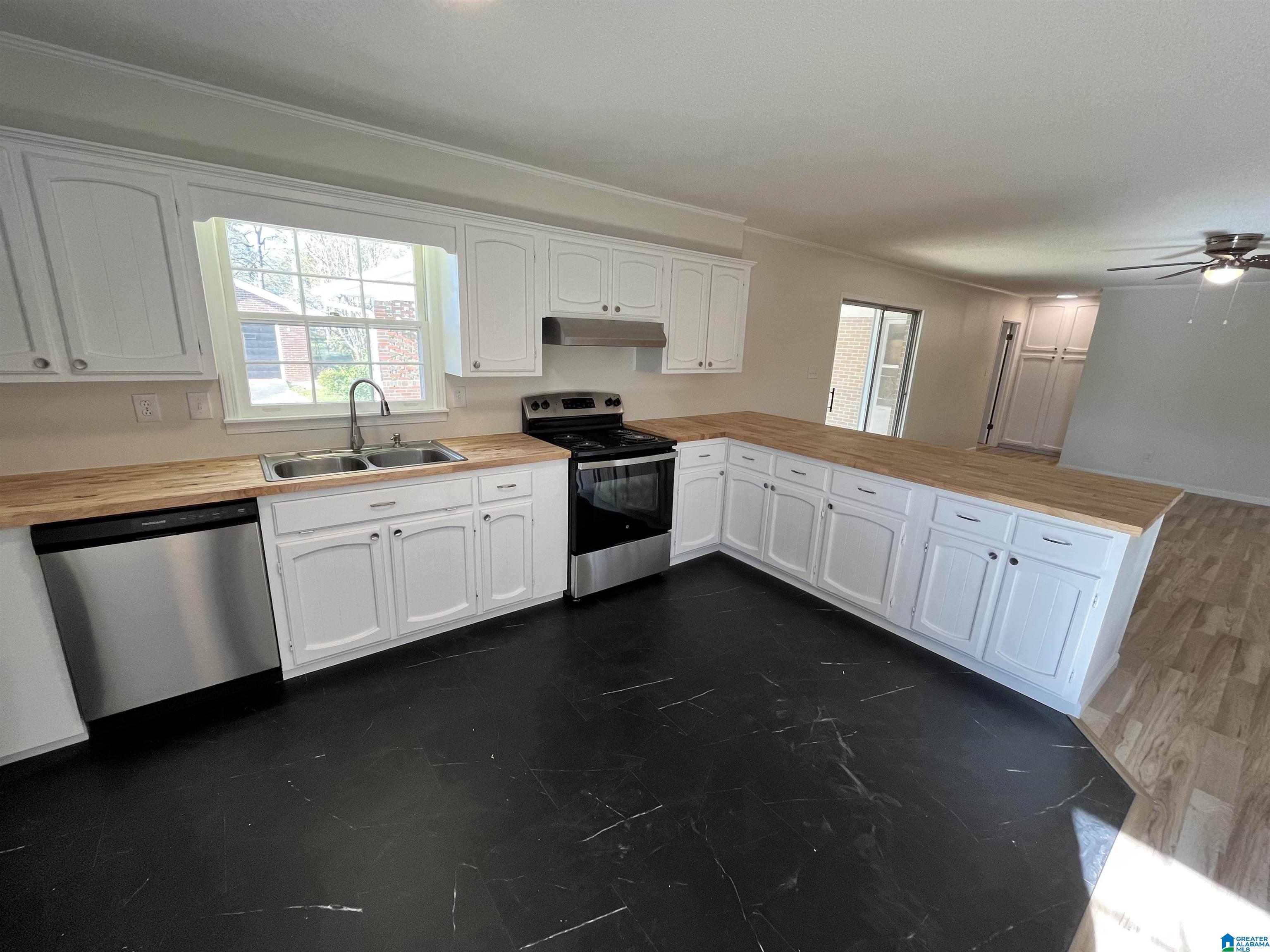1247 Sangster Road Gadsden, AL 35901 - Photo 5 of 34