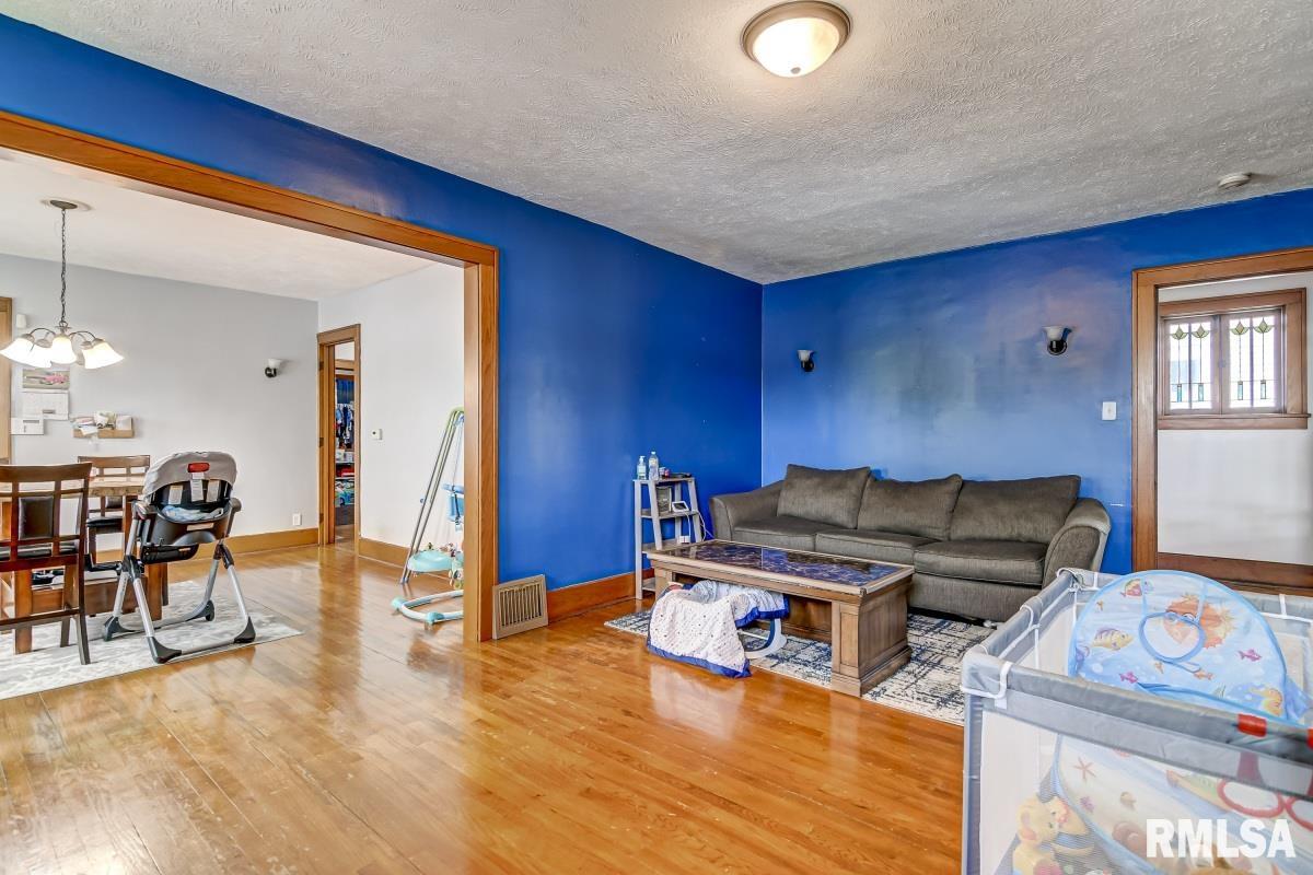 1532 North 9th Street Springfield, IL 62702 - Photo 3 of 29