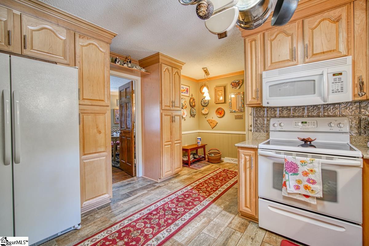 103 Frederick Street Greer, SC 29651 - Photo 12 of 36 Gallery Image 12