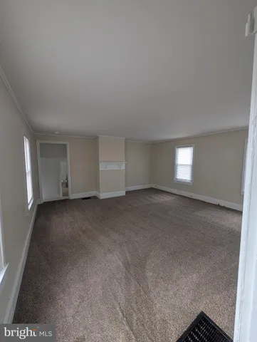 a view of empty room with window