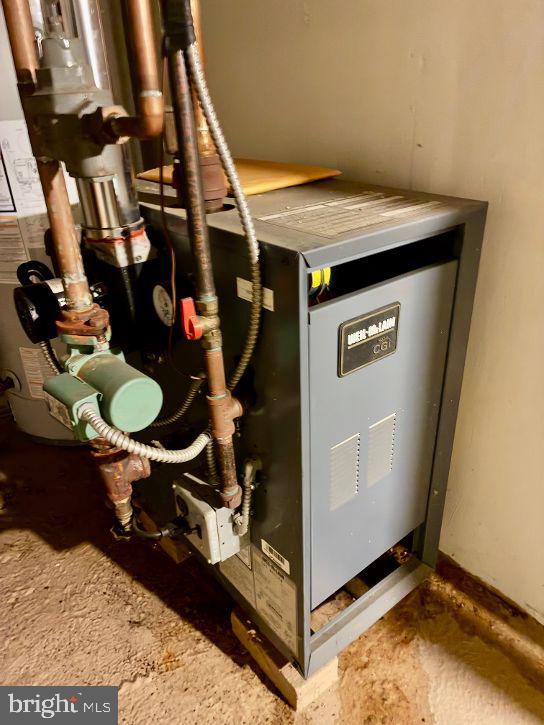 313 South 10th Street Lebanon, PA 17042 - Photo 23 of 29 a utility room with dryer and washer
