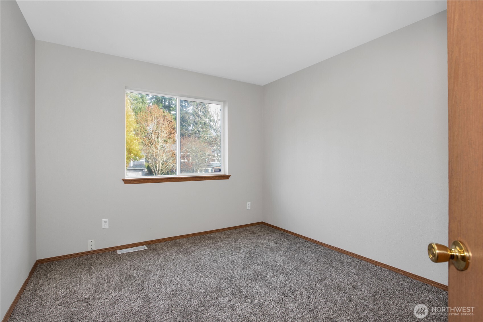 5607 Vincent Court Southeast Lacey, WA 98513 - Photo 17 of 40 an empty room with windows