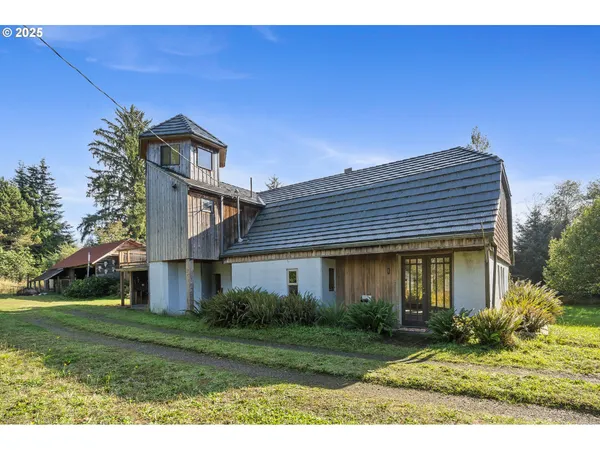 $549,000 | 11605 Highway 101 South, Tillamook, OR 97141