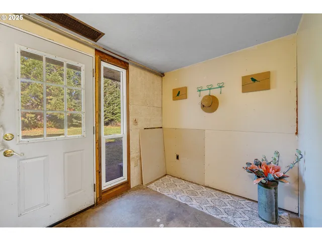 $549,000 | 11605 Highway 101 South, Tillamook, OR 97141