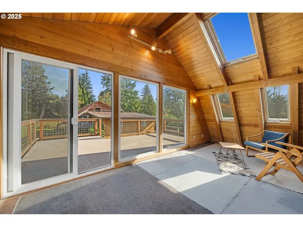 $549,000 | 11605 Highway 101 South, Tillamook, OR 97141