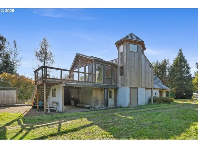 $549,000 | 11605 Highway 101 South, Tillamook, OR 97141