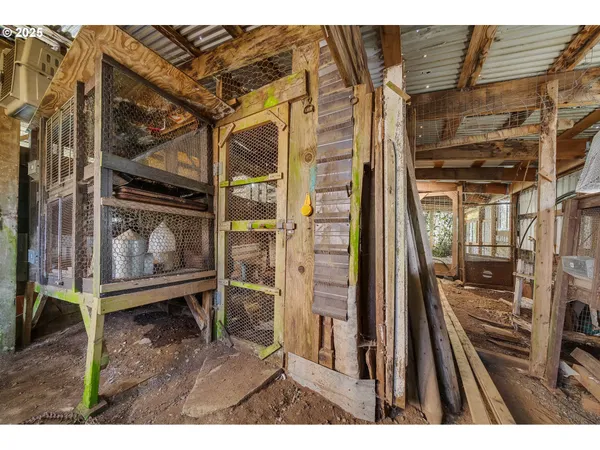 $549,000 | 11605 Highway 101 South, Tillamook, OR 97141