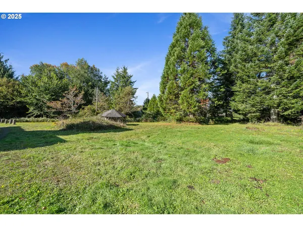 $549,000 | 11605 Highway 101 South, Tillamook, OR 97141