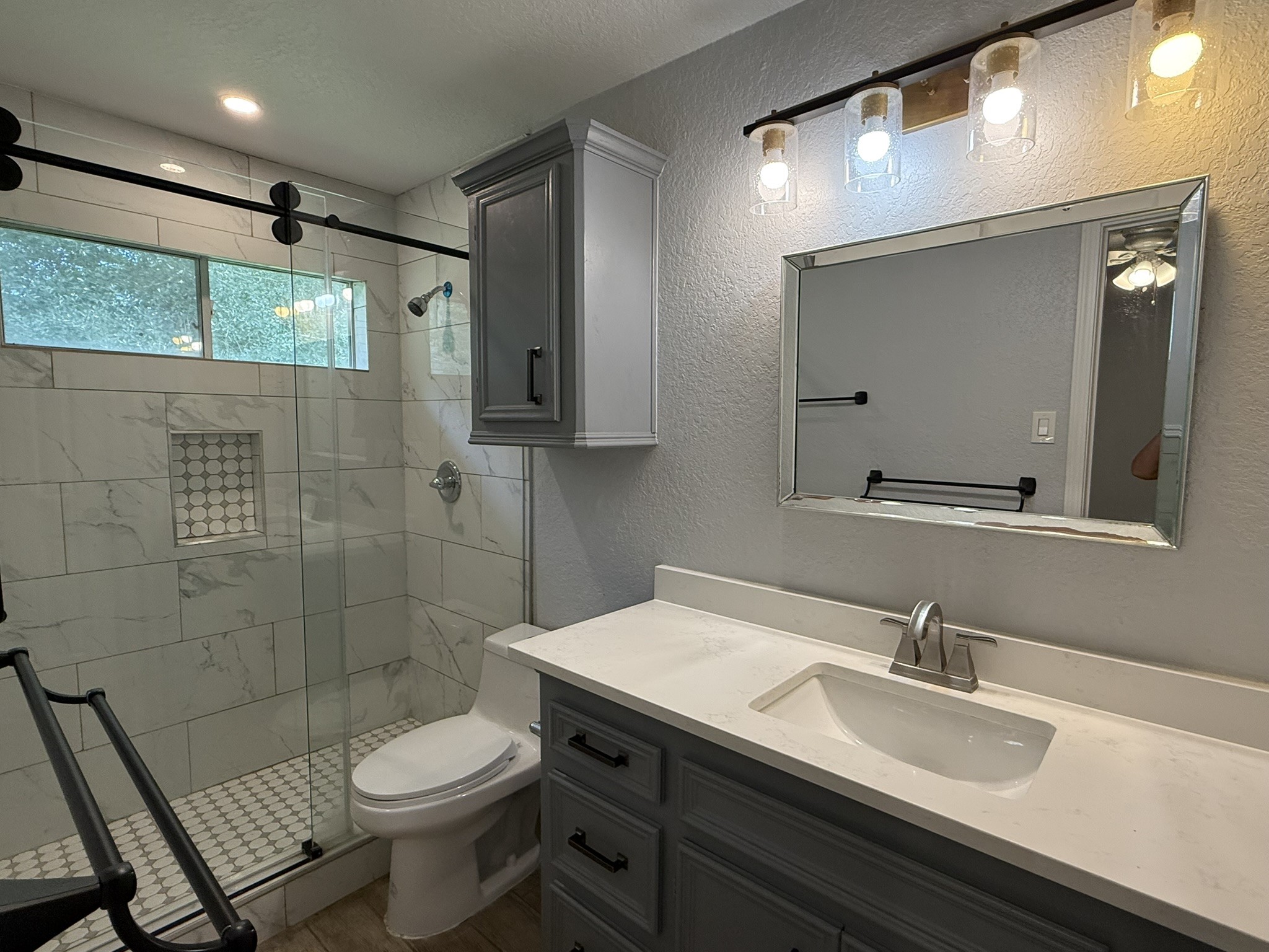 5525 Main Street Santa Fe, TX 77510 - Photo 22 of 36 Primary bathroom
