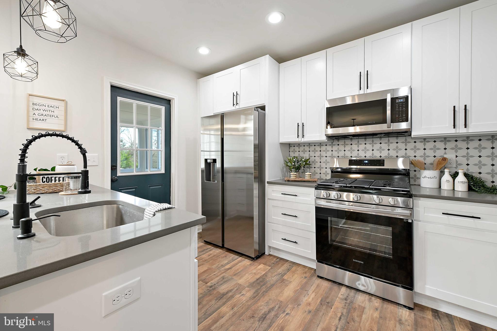 5502 Plymouth Road Baltimore, MD 21214 - Photo 14 of 42 Upgraded SS appliances