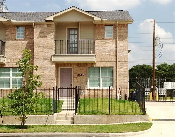 $1,795 | 10060 Emnora Lane, Houston, TX 77080