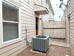 10060 Emnora Lane Houston, TX 77080 - Photo 13 of 29