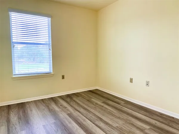 $1,795 | 10060 Emnora Lane, Houston, TX 77080