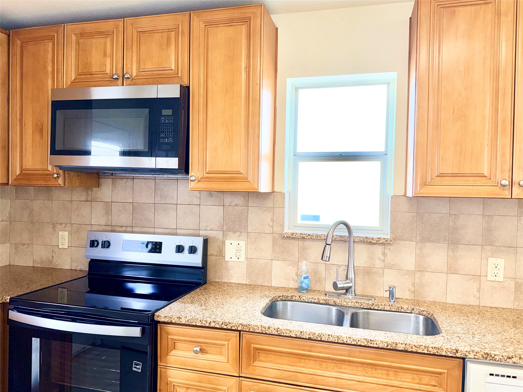 10060 Emnora Lane Houston, TX 77080 - Photo 2 of 29