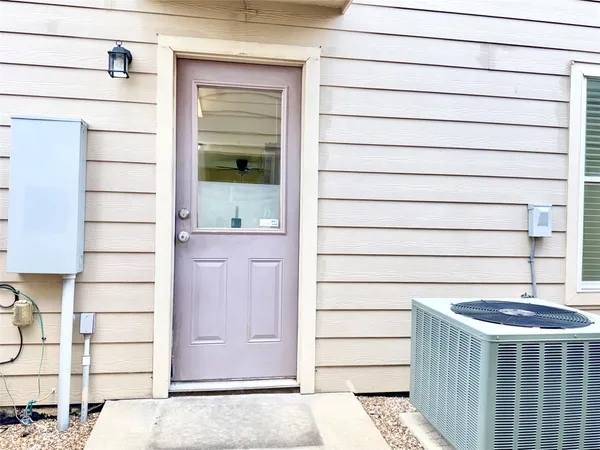 $1,795 | 10060 Emnora Lane, Houston, TX 77080