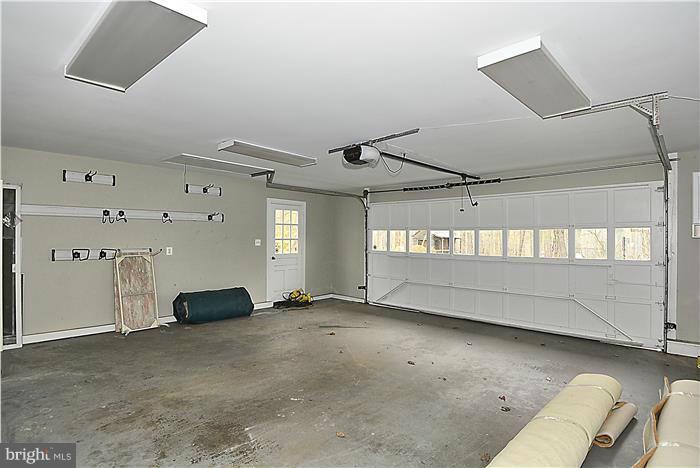 1291 Berry Place McLean, VA 22102 - Photo 25 of 30 an empty room with windows