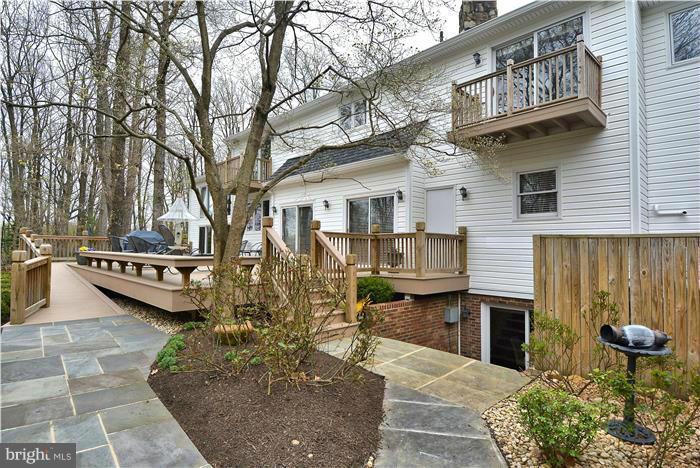 1291 Berry Place McLean, VA 22102 - Photo 26 of 30 a view of a chairs and table in backyard