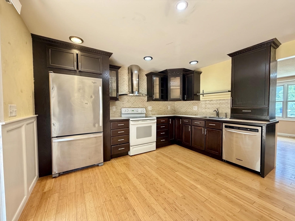 47-49 Kamuda Street, Unit 47 Springfield, MA 01151 - Photo 2 of 17