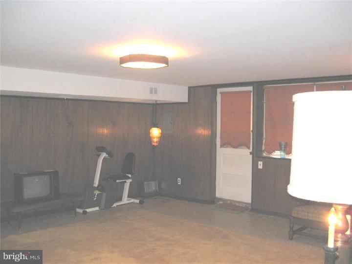 421 Rennard Street Philadelphia, PA 19116 - Photo 19 of 21 Gallery Image 19