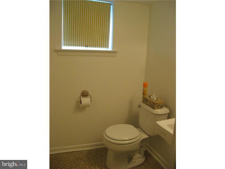 421 Rennard Street Philadelphia, PA 19116 - Photo 20 of 21 Gallery Image 20