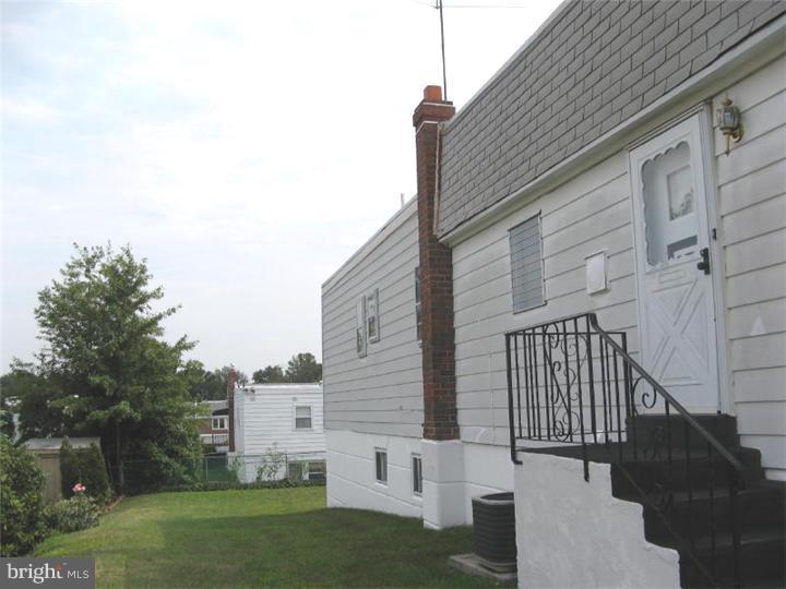 421 Rennard Street Philadelphia, PA 19116 - Photo 3 of 21 Gallery Image 3