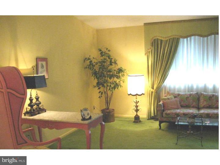 421 Rennard Street Philadelphia, PA 19116 - Photo 7 of 21 Gallery Image 7