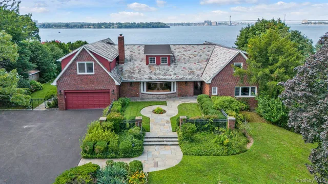 $11,800,000 | 22 Martin Court, Kings Point, NY 11024