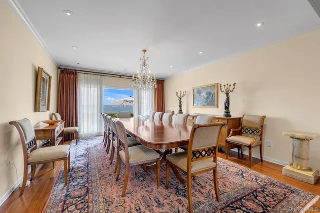 $11,800,000 | 22 Martin Court, Kings Point, NY 11024