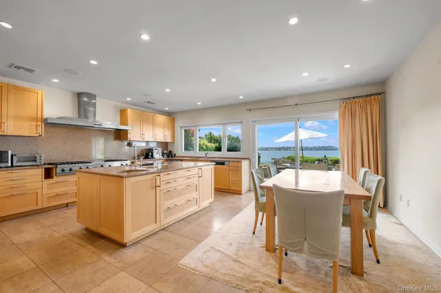 $11,800,000 | 22 Martin Court, Kings Point, NY 11024