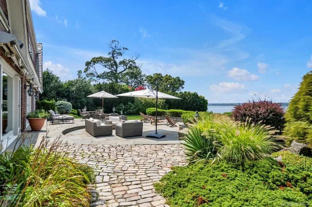 $11,800,000 | 22 Martin Court, Kings Point, NY 11024