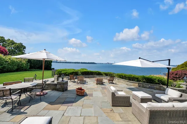 $11,800,000 | 22 Martin Court, Kings Point, NY 11024