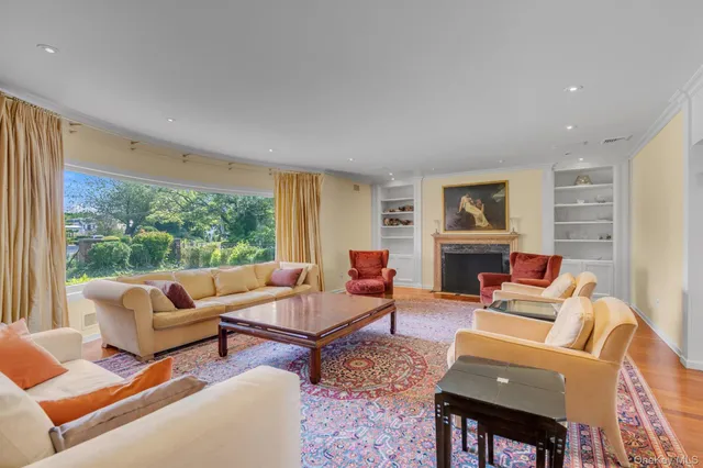 $11,800,000 | 22 Martin Court, Kings Point, NY 11024