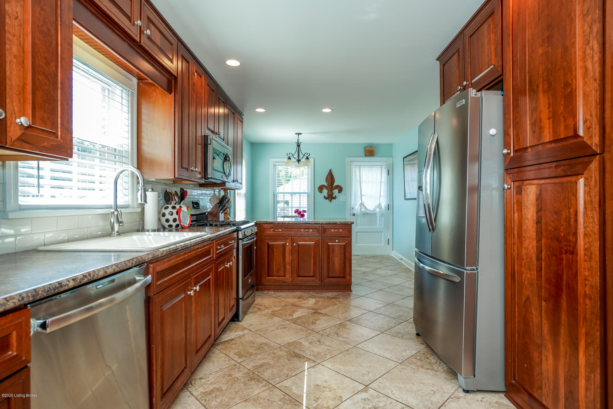 4307 Statton Road Louisville, KY 40220 - Photo 11 of 49 010-4307-10
