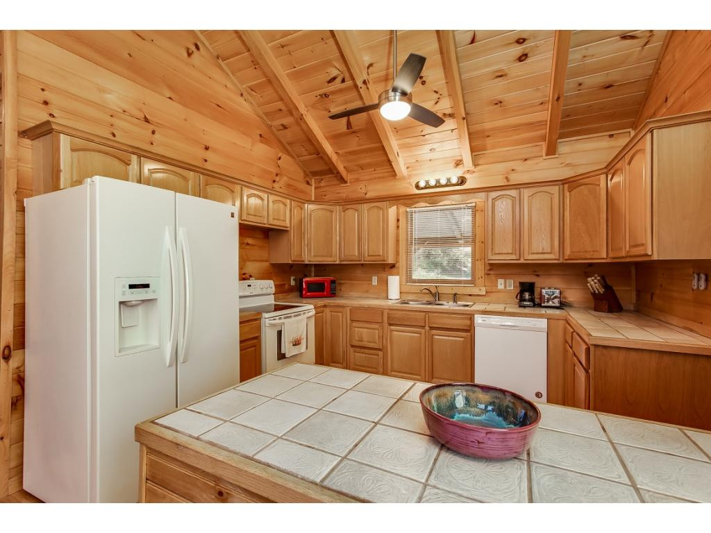 153 Dan Cole Road Elizabethton, TN 37643 - Photo 12 of 36 Photo 12