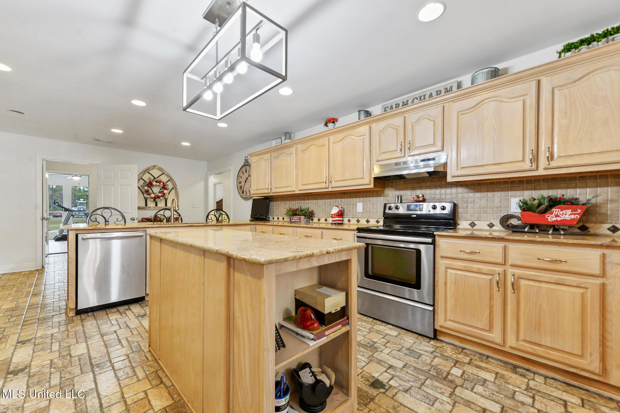 14449 Pine Ridge Road Vancleave, MS 39565 - Photo 12 of 53 012