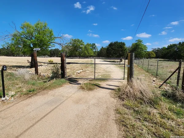 $2,100 | 140 River Ranch Road, Boerne, TX 78006
