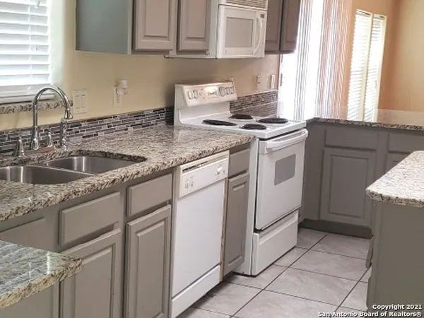 $2,100 | 140 River Ranch Road, Boerne, TX 78006
