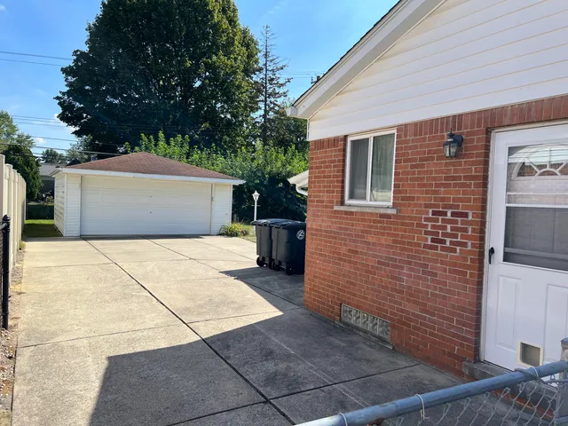 $279,000 | 19436 Donna Street, Livonia, MI 48152