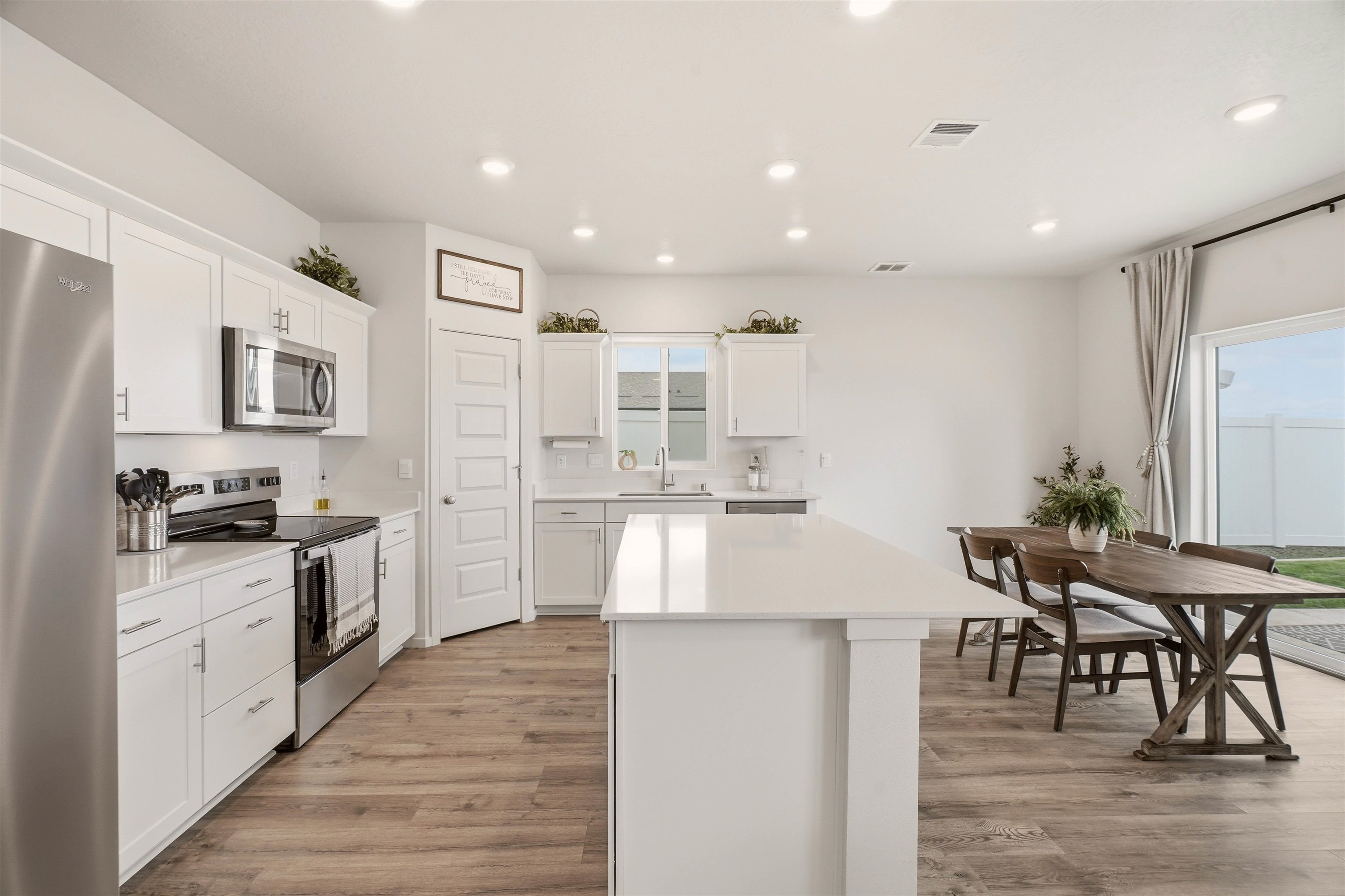 6335 South Soda Road Spokane, WA 99224 - Photo 11 of 39