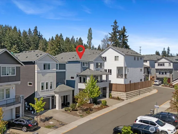 $939,995 | 20820 3rd Avenue Southeast, Bothell, WA 98012