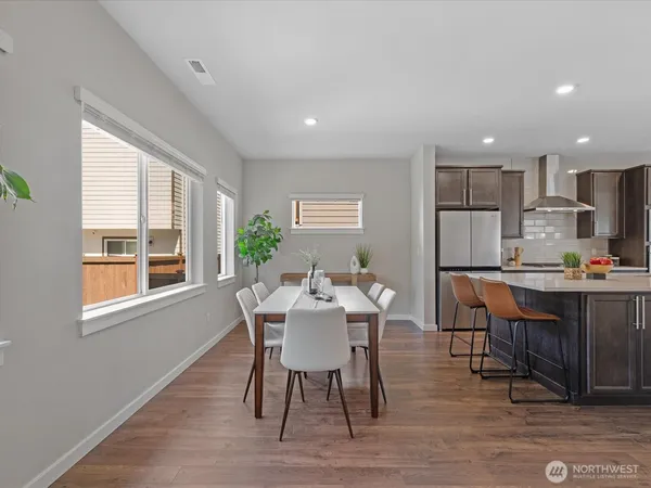$939,995 | 20820 3rd Avenue Southeast, Bothell, WA 98012